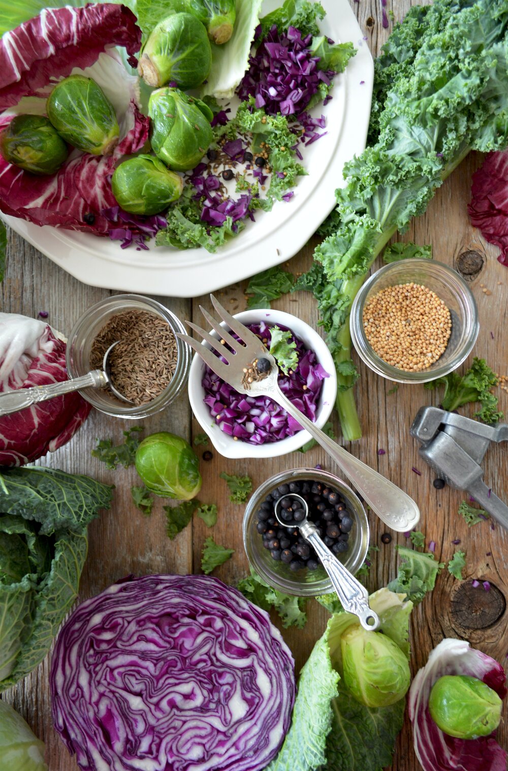 Whole30 is a 30-day elimination diet that involves taking foods out of the diet that can trigger inflammation, digestive upset, impact hormone health, energy & immunity.