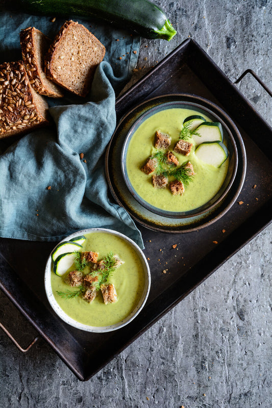 Zucchini & spinach soup. A creamy, dairy-free soup that is both delicious and nutrition? Try this simple, healthy recipe!